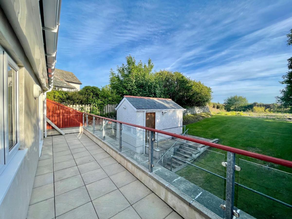 Barcelona Villa Holyhead Exterior photo